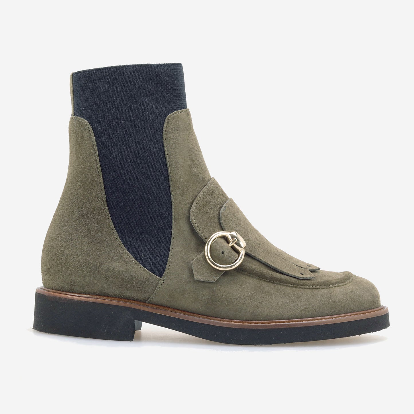 Botins com franjas e fivela