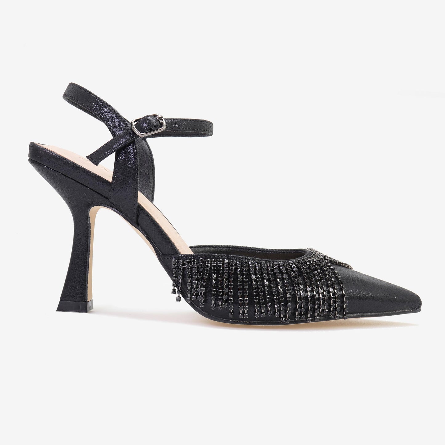 Scarpin com missangas
