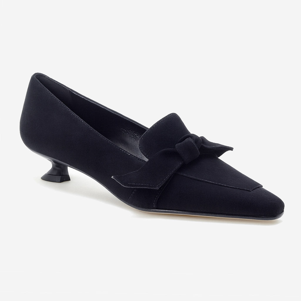 Sapatos Scarpin de Camurça com Laço