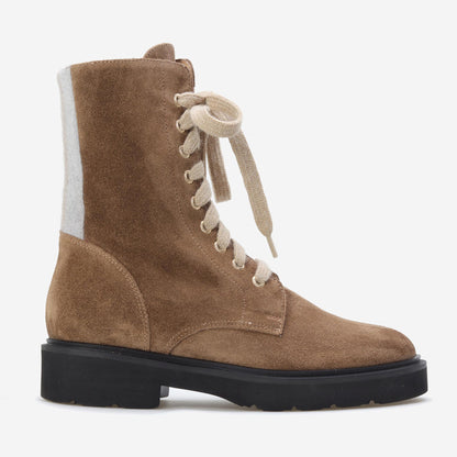 Botins de Camurça com Atacadores