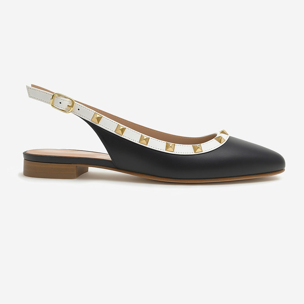 Sapatos Scarpin com tachas