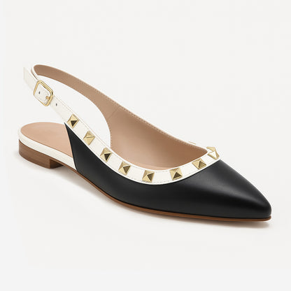 Sapatos Scarpin com tachas