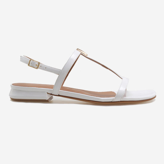 Sandálias em Verniz