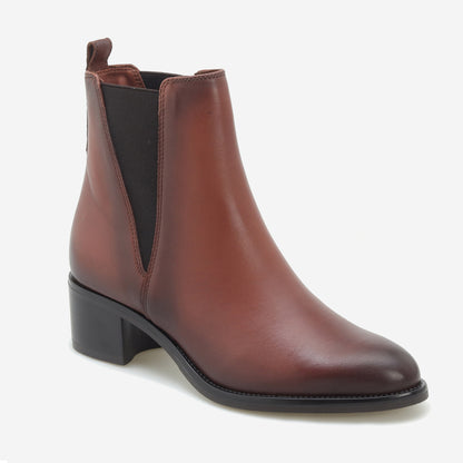 Botins de Pele com Elásticos