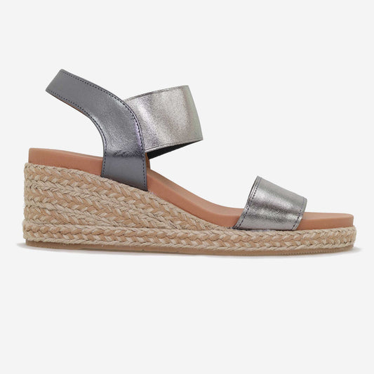 Summer espadrille with straps