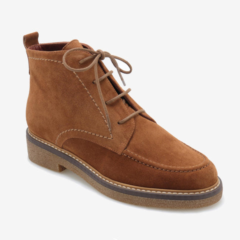 Suede boot with laces