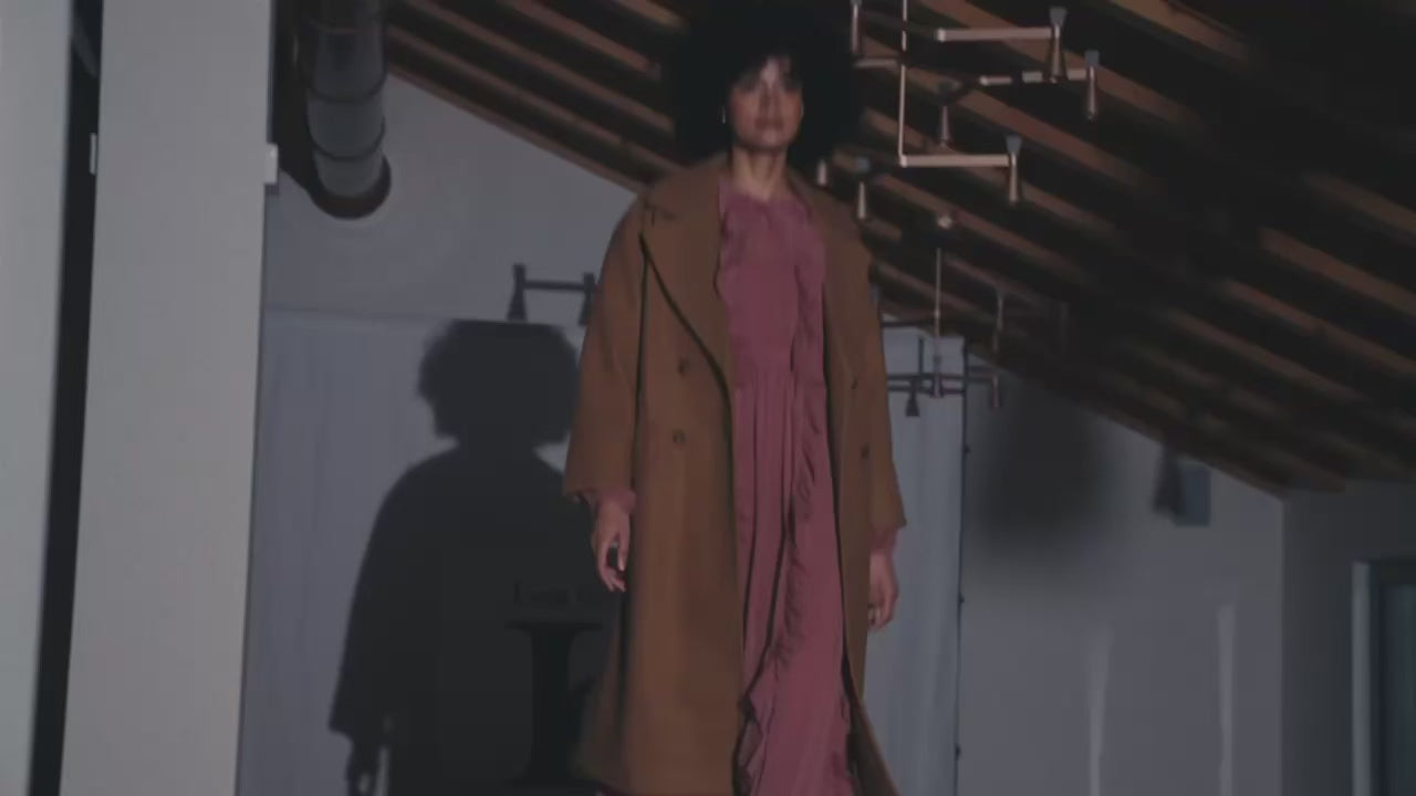 Load video: Colecção Outono-Inverno SCARPIN