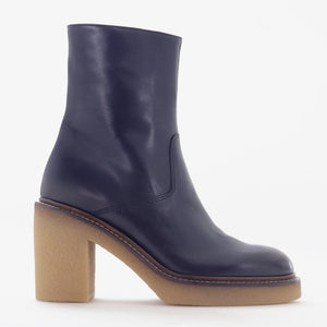 Ankle boot with rubber heel