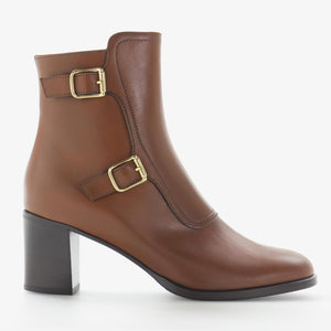 Ankle boot with buckles