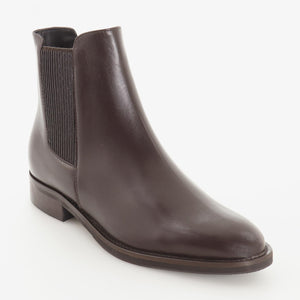 Classic leather ankle boot